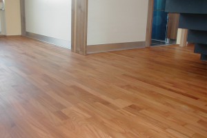 Třívrstvá dřevěná podlaha DOUSSIE - LAK (9)